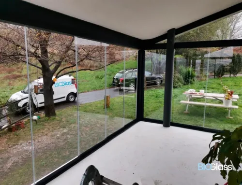 Puertas de cristal en Bilbao: guía completa para elegir la mejor opción
