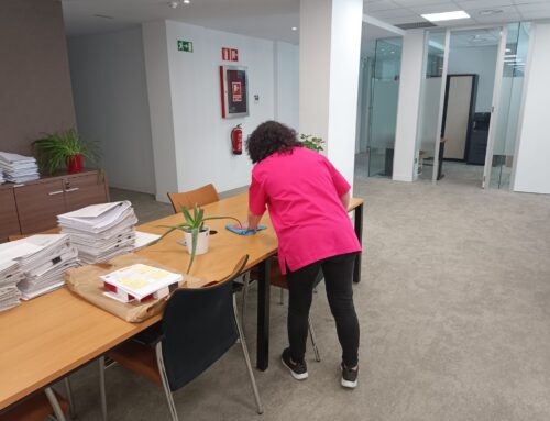 Falta de mantenimiento y de limpieza de oficinas en Vallecas: el CEPA acumula tres multas y años de abandono