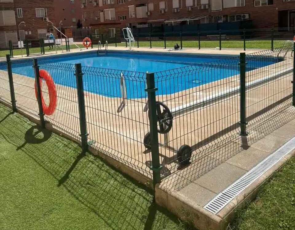 Beneficios de contar con un vallado de piscinas en Santander durante todo el año