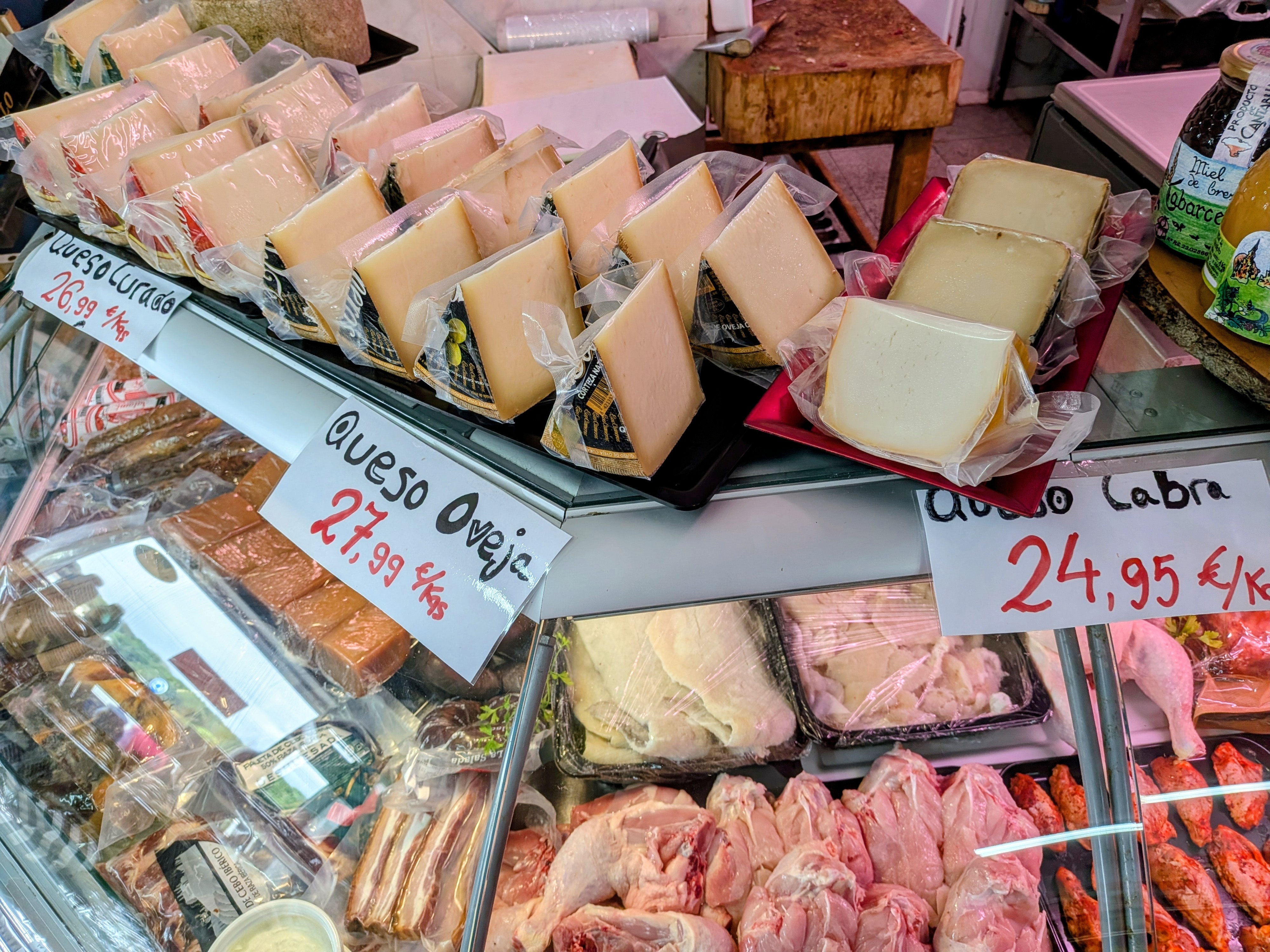 La Tienda de Don Pedro, el supermercado de referencia en Puente Arce
